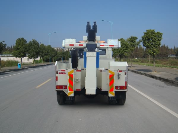 东风天锦国四清障车
