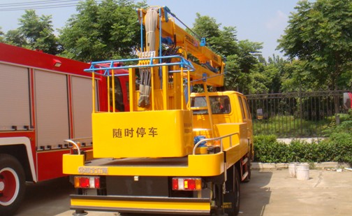 东风福瑞卡12米高空作业车