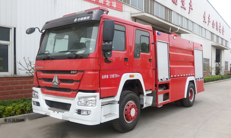 国四豪沃泡沫消防车