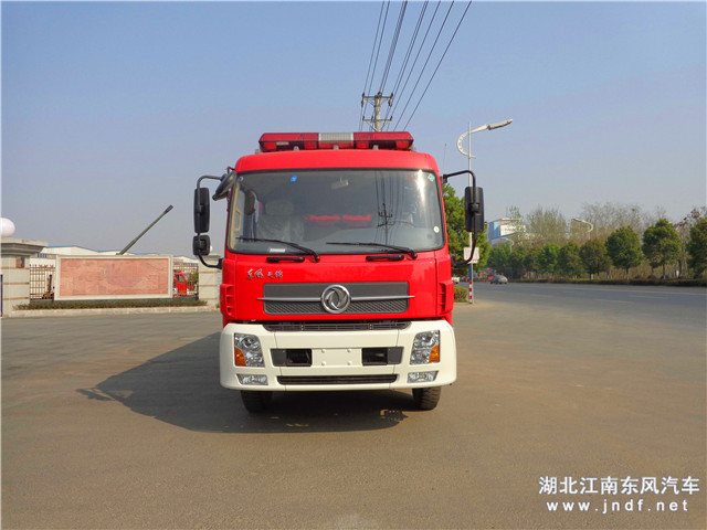 东风天锦水罐消防车