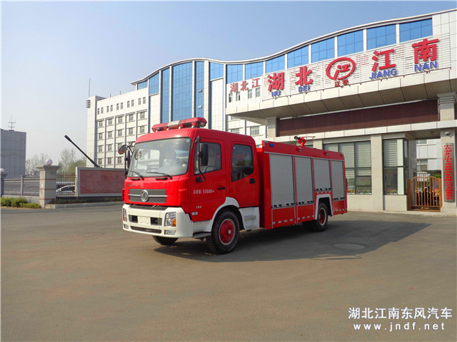 东风天锦水罐消防车