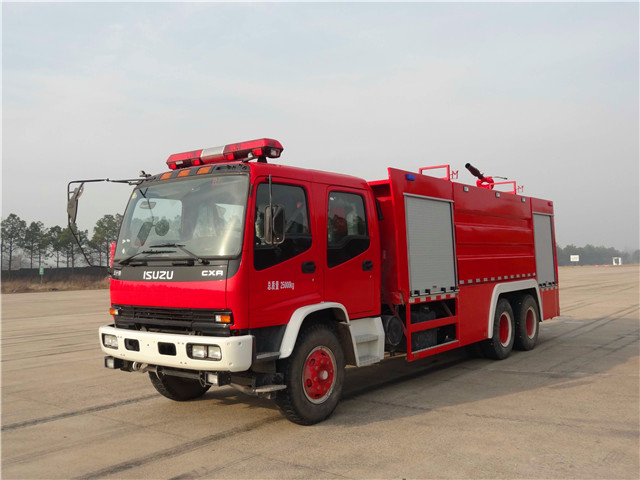 五十铃12吨水罐消防车