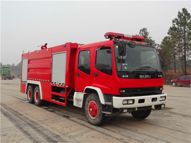 五十铃12吨泡沫消防车