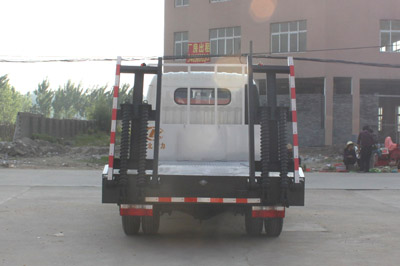 东风劲勇平板运输车
