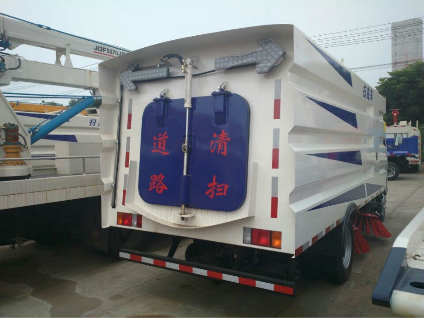 江淮道路清扫车图片