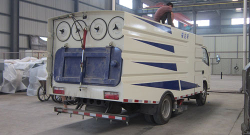 东风福瑞卡（锐铃）吸尘车
