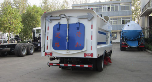 南京依维柯扫路车