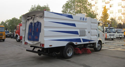 重汽豪沃道路清扫车