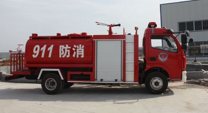 东风多利卡消防洒水车