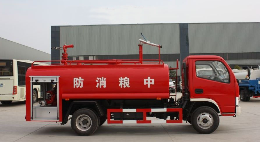 东风福瑞卡4吨消防洒水车