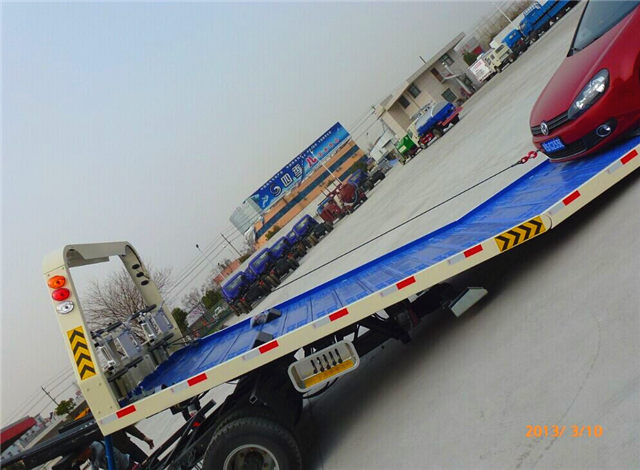 东风多利卡6.3米平板清障车