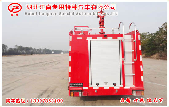 五十铃5吨水罐消防车