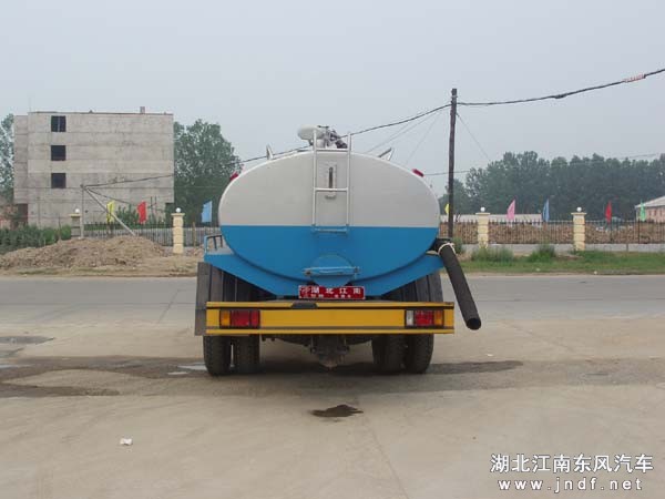 东风140尖头吸粪车