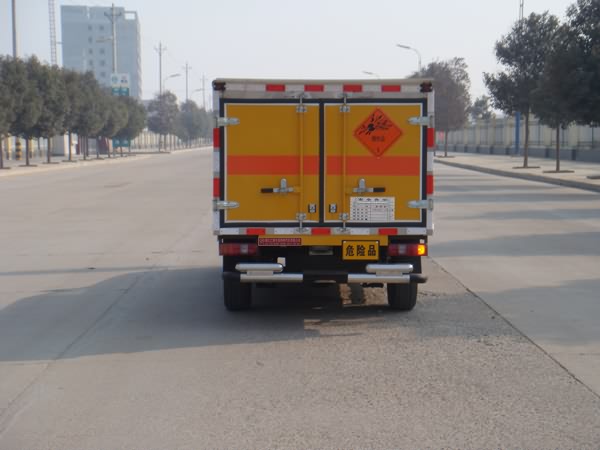 江铃皮卡爆破器材运输车