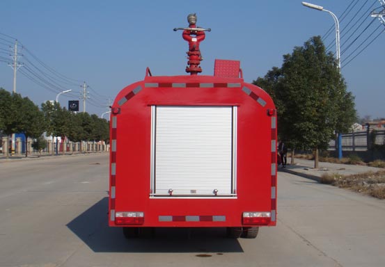 国五东风多利卡消防洒水车