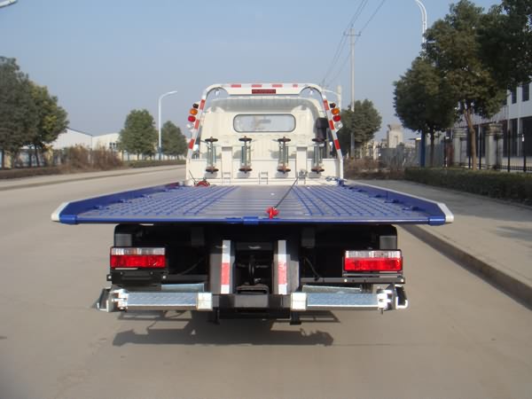 东风多利卡国五平板清障车