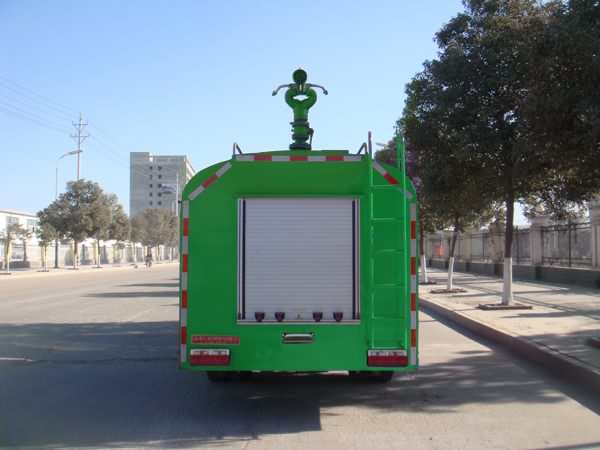 东风多利卡双排国五消防洒水车