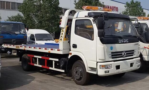 东风多利卡国四平板清障车