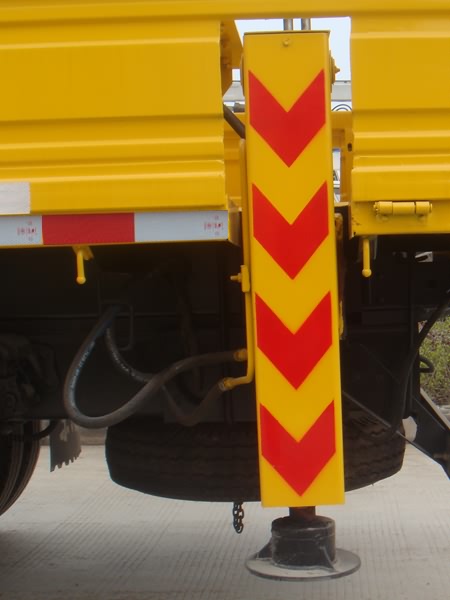 东风8-12米升降平台车