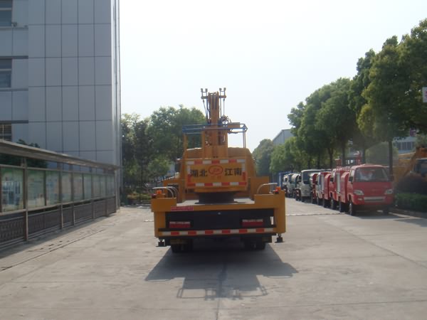 东风多利卡双排18米高空作业车图片