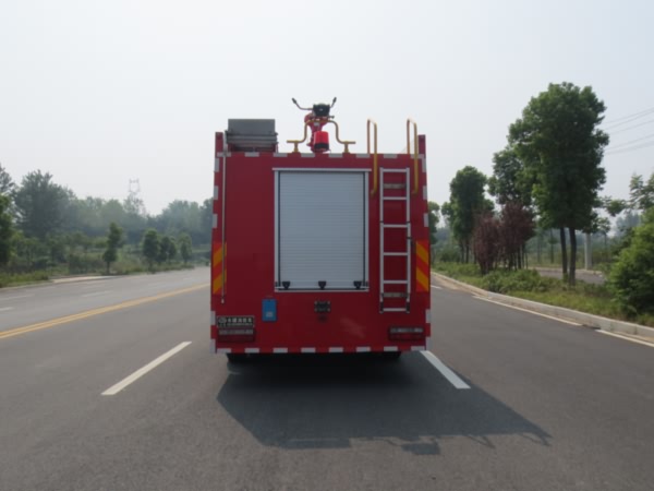 国五东风153水罐消防车