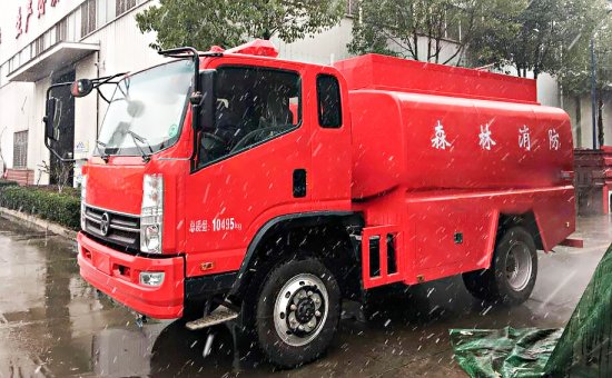 凯马四驱消防洒水车