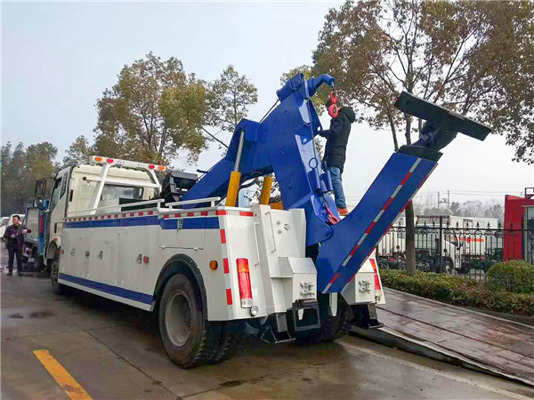 解放一拖一型清障车