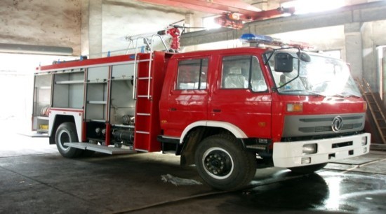Dongfeng 153 dry powder fire truck