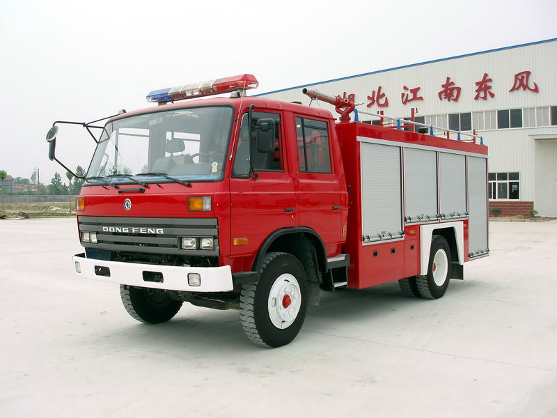 Dongfeng145water tank fire truck 5t