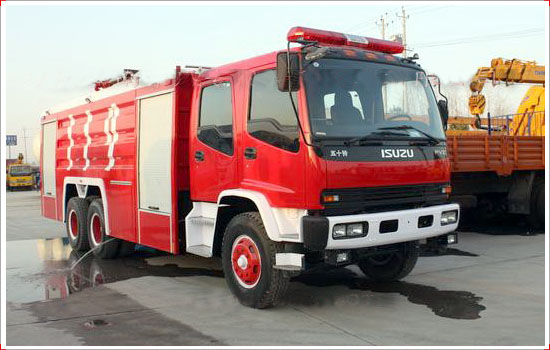 Isuzu double axle foam fire truck