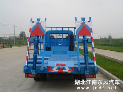 小型平板运输车&nbsp;东风平板运输车&nbsp;小型挖掘机运输车