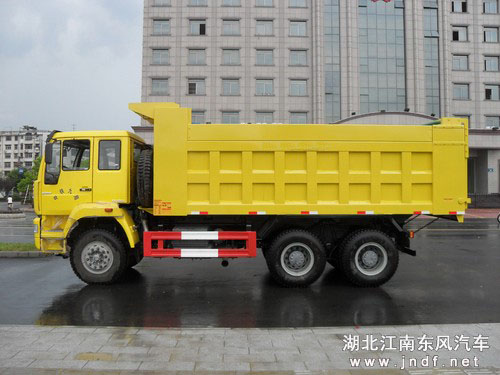 重汽金王子后双桥自卸车图 2