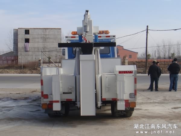 东风145/153拖吊型清障车图 2