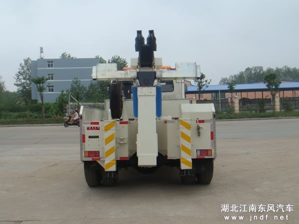 东风154拖吊型清障车图 3
