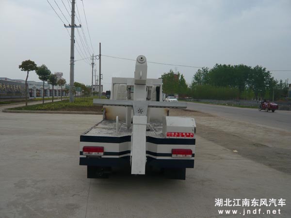 东风金霸拖吊型清障车图 2