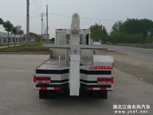 东风金霸拖吊型清障车图 4