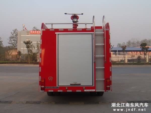 东风康明斯水灌泡沫消防车图 2