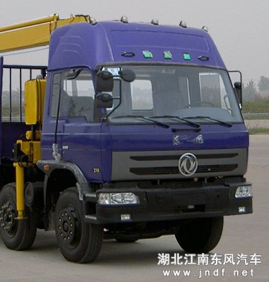 东风随车起重运输车图 3
