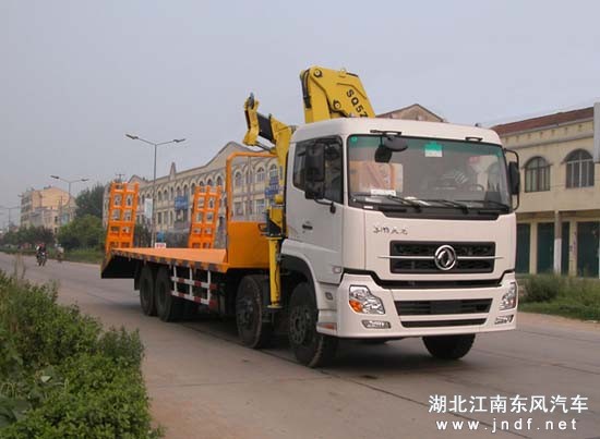 东风天龙前四后八随车起重运输车图 2