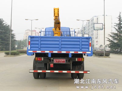 东风柳汽乘龙小三轴随车吊图 2