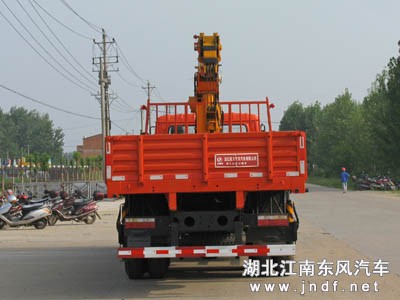东风后双桥随车吊图 3