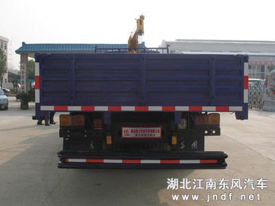 东风EQ1120随车起重运输车图 4