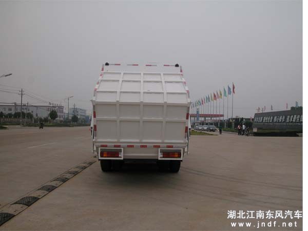 重汽豪泺压缩式垃圾车图 2
