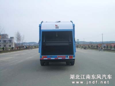 解放压缩式垃圾车图 2