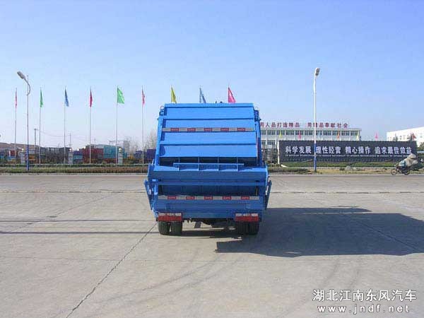 东风多利卡压缩式垃圾车图 3