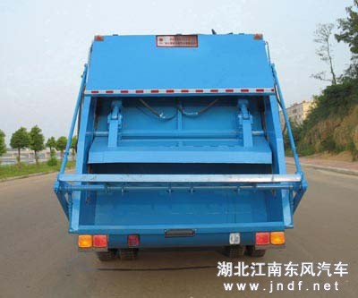 东风145压缩式垃圾车图 2
