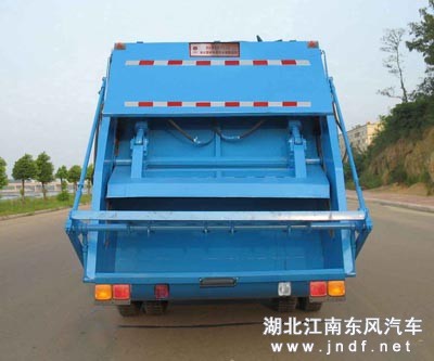东风145压缩式垃圾车图 4