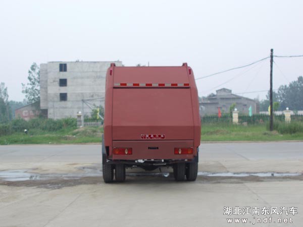 东风天锦压缩式垃圾车图 2