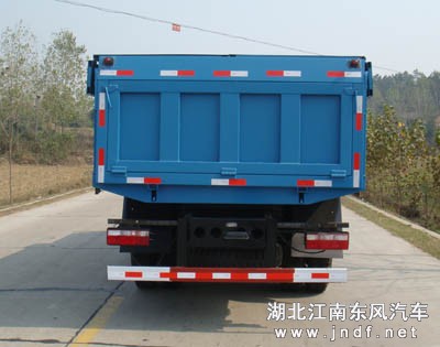 东风多利卡密封式垃圾车图 2