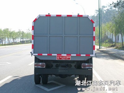 东风金霸密封式垃圾车图 4